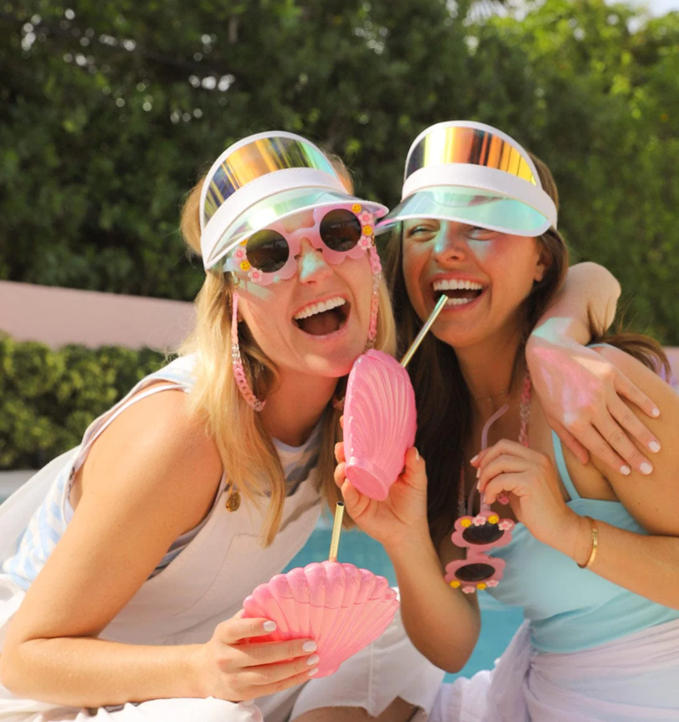 THROW SHADE HOLOGRAPHIC VISOR