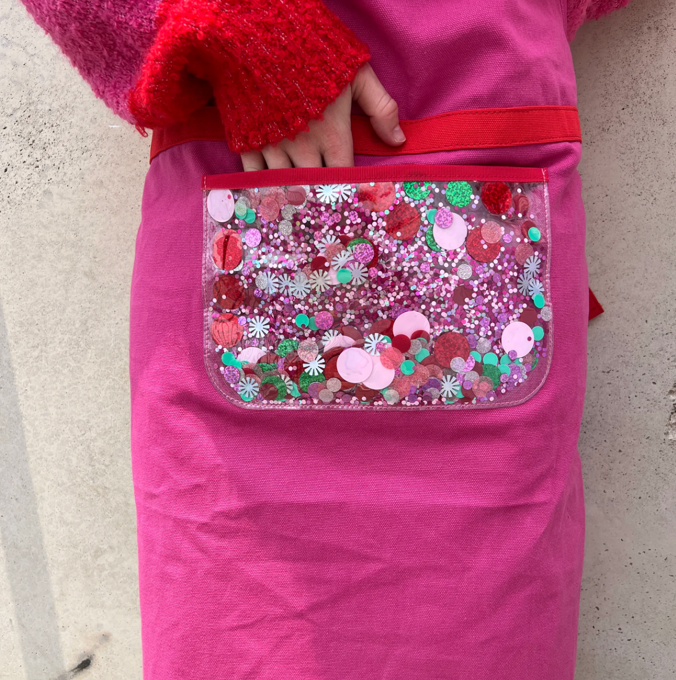 HOLIDAY SPIRIT PINK CONFETTI APRON