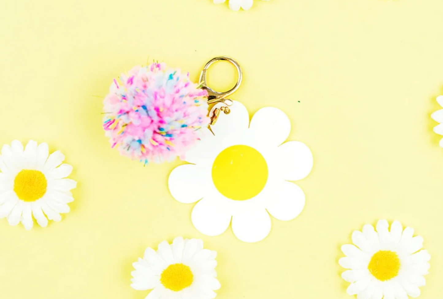 Daisy Darling Keychain