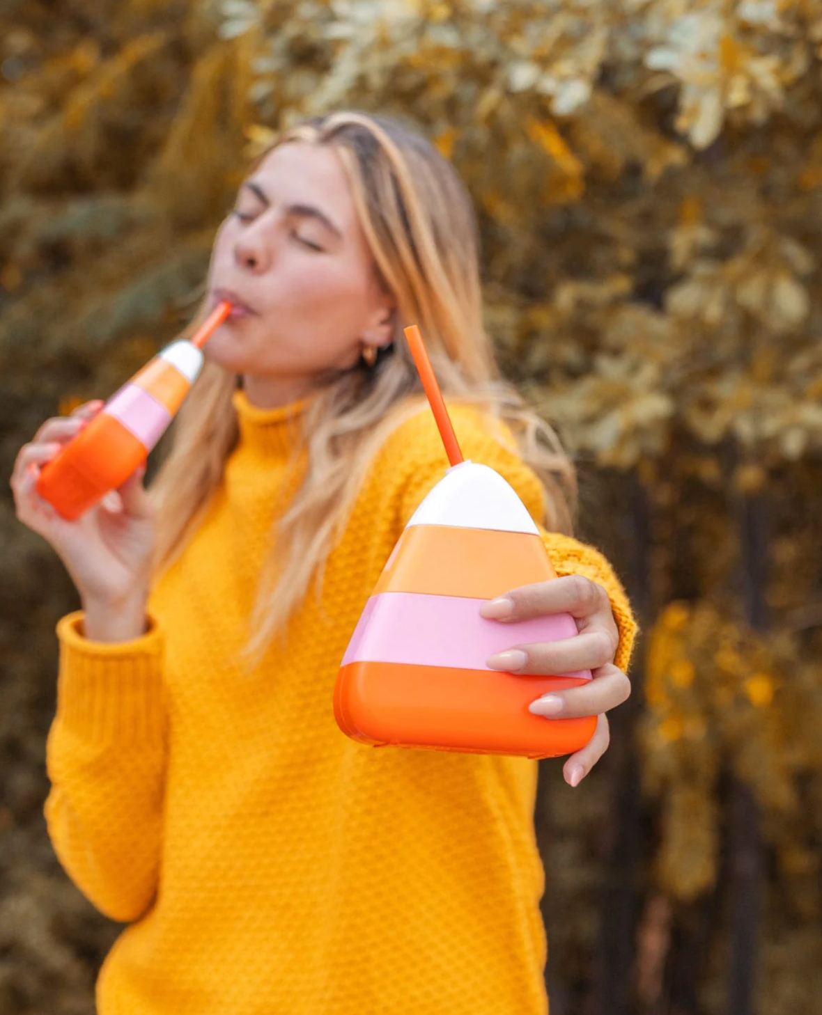 Candy corn sipper with straws