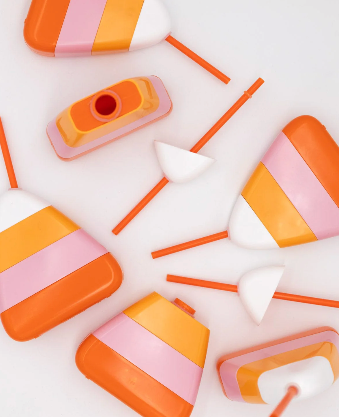 Candy corn sipper with straws