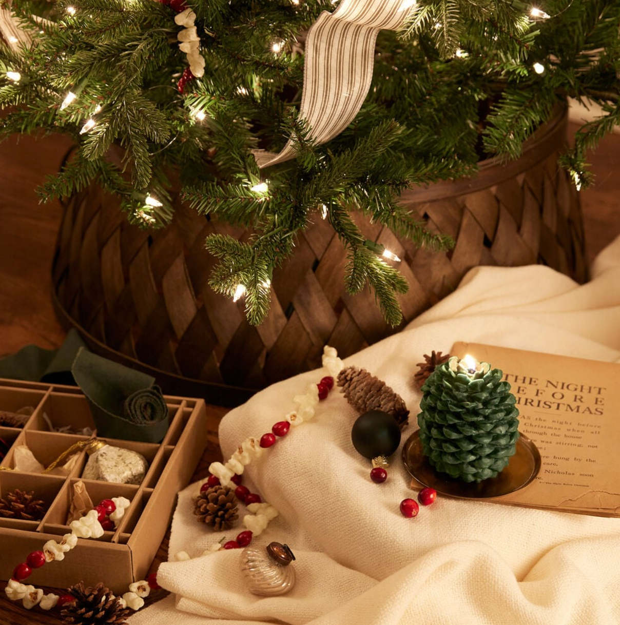 Frasier Fir Petite Molded Pinecone Candle