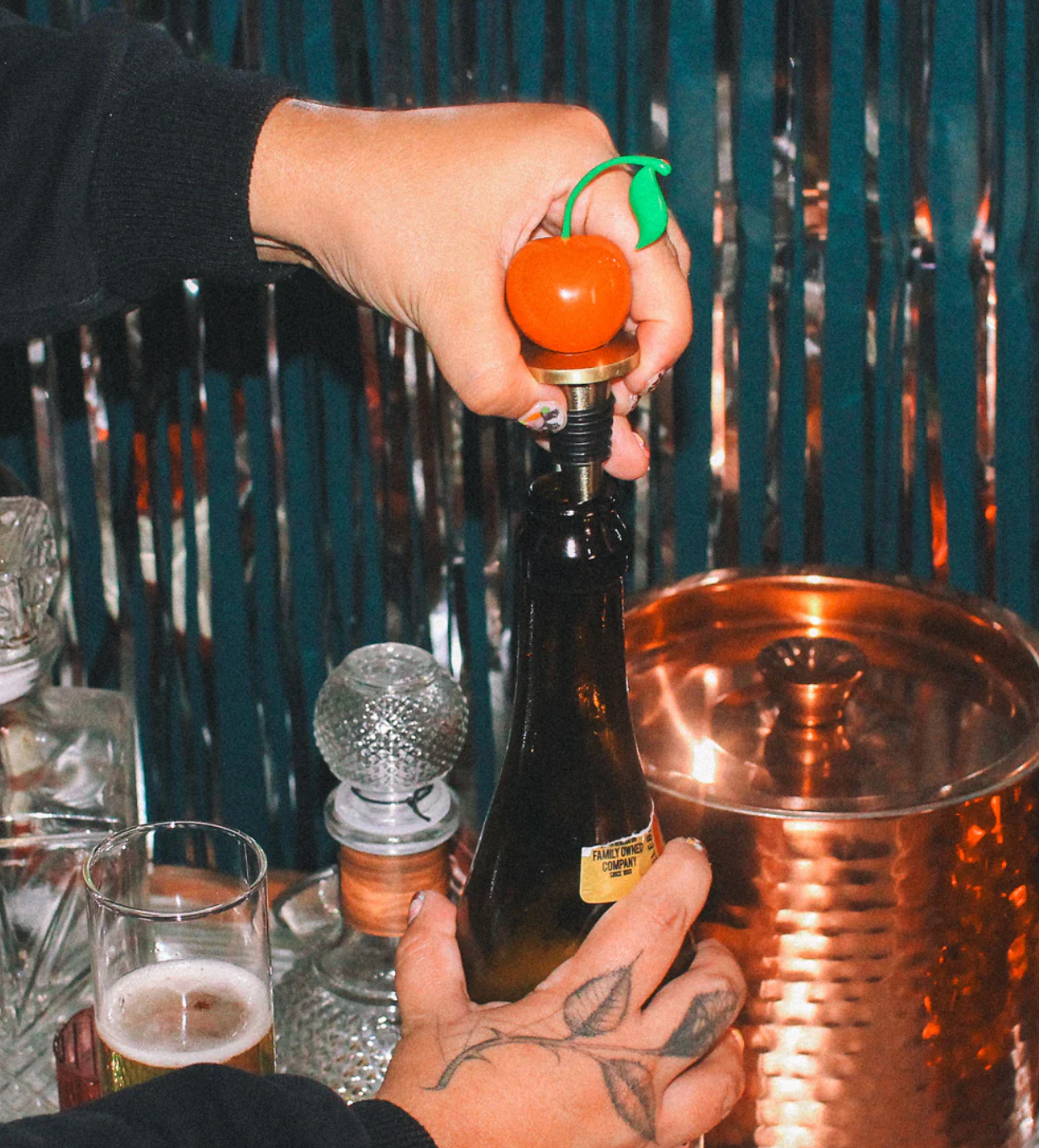 WINE STOPPER - CHERRY