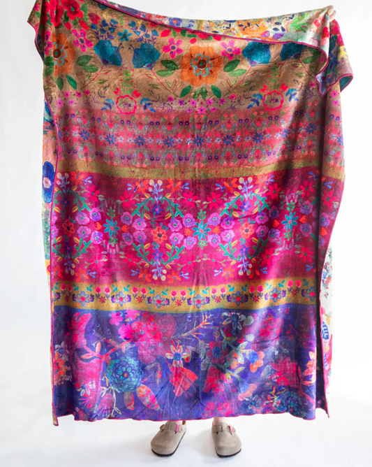 Double-Sided Cozy Throw Blanket - Jewel Border