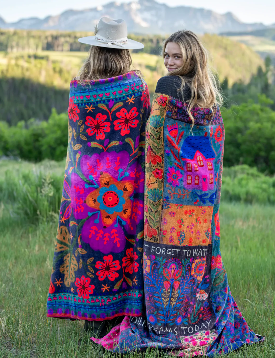 Double-Sided Cozy Throw Blanket - Pink Folk Flower